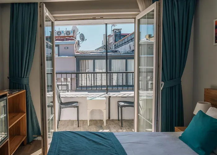 Taksim Santa Lucia * Provincia di Istanbul